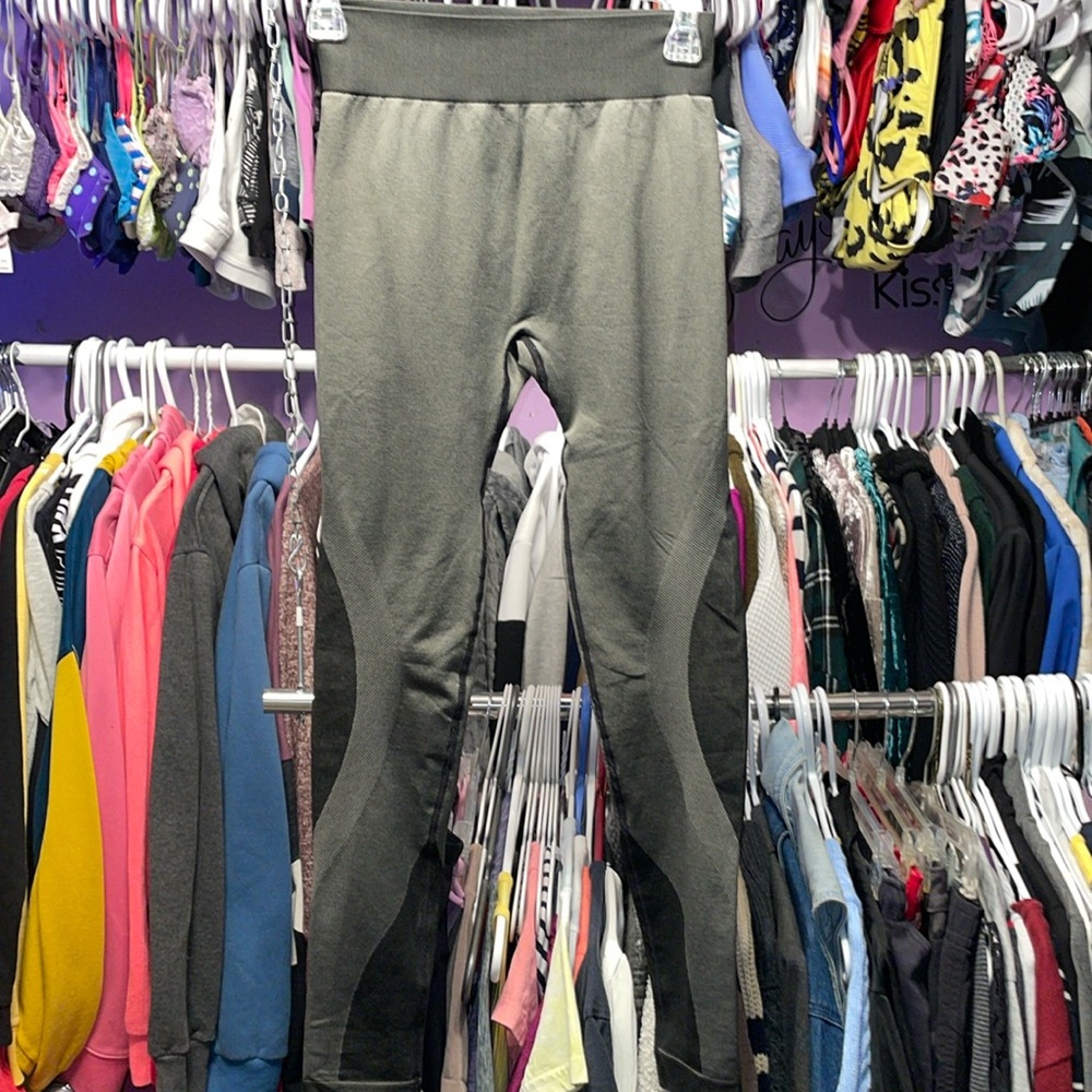 NWOT NOVA SPORT los Angelas California compression fitted leggings athletic pant